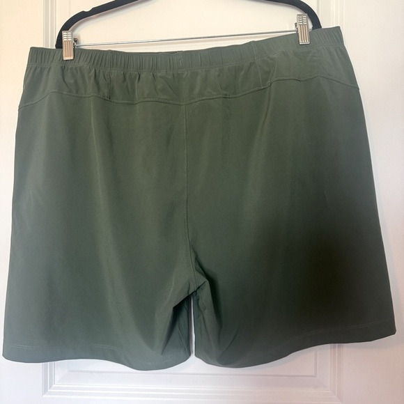Rhone Men's Olive Green 7” Essentials Performance Shorts - Picture 2 of 6